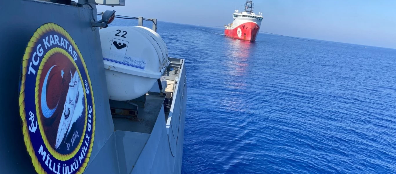 'Αγκυρα: «Το Ναυτικό μας συνεχίζει να προστατεύει το Oruc Reis»